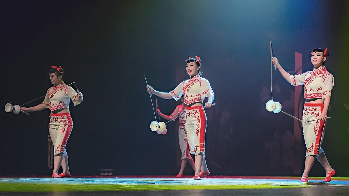 舞台摄影杂技空竹表演小亲妹嘢2