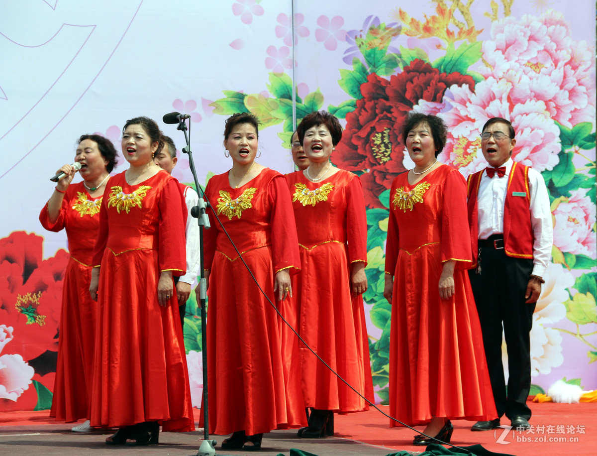 纪念《在延安文艺座谈会上的讲话》发表74周年群众活动