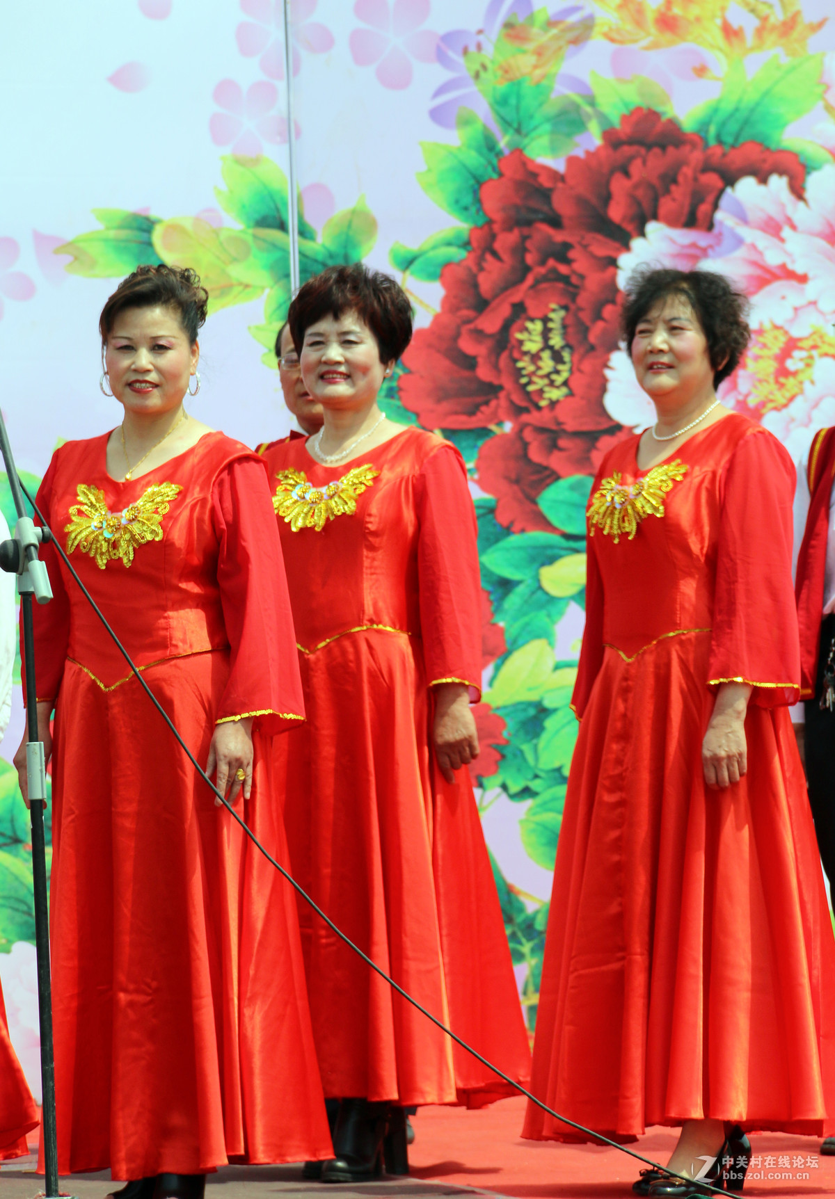 纪念《在延安文艺座谈会上的讲话》发表74周年群众活动