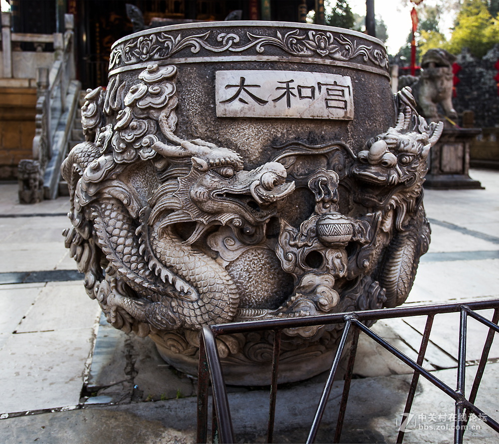 昆明金殿和古钟