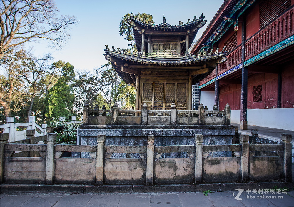 昆明金殿和古钟