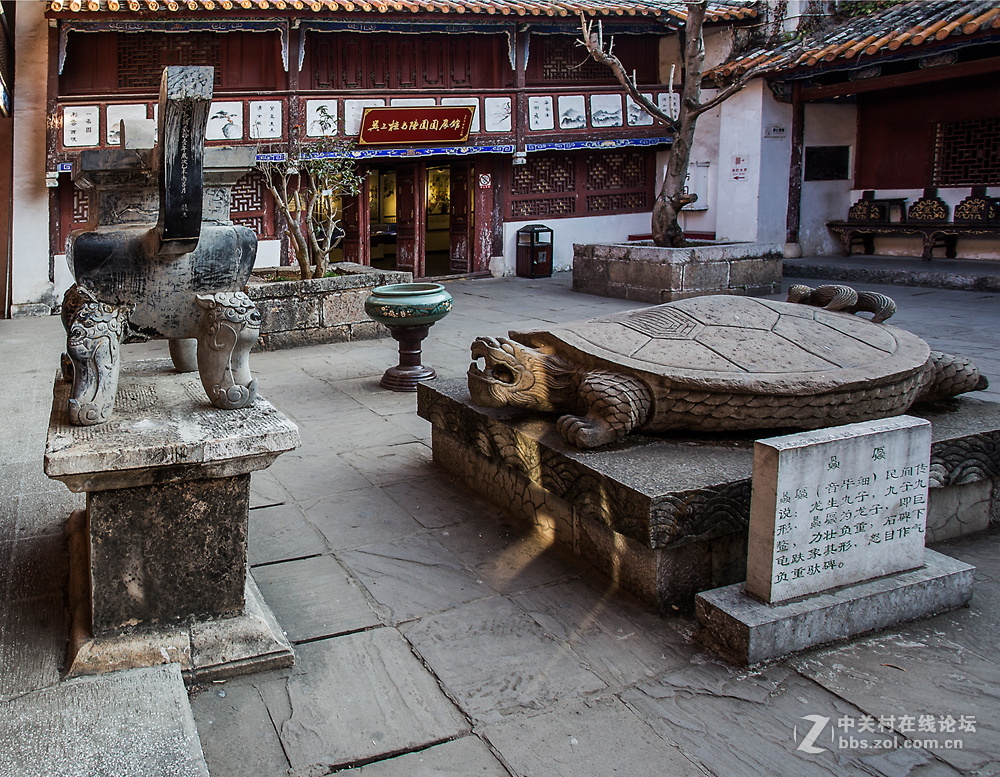 昆明金殿和古钟