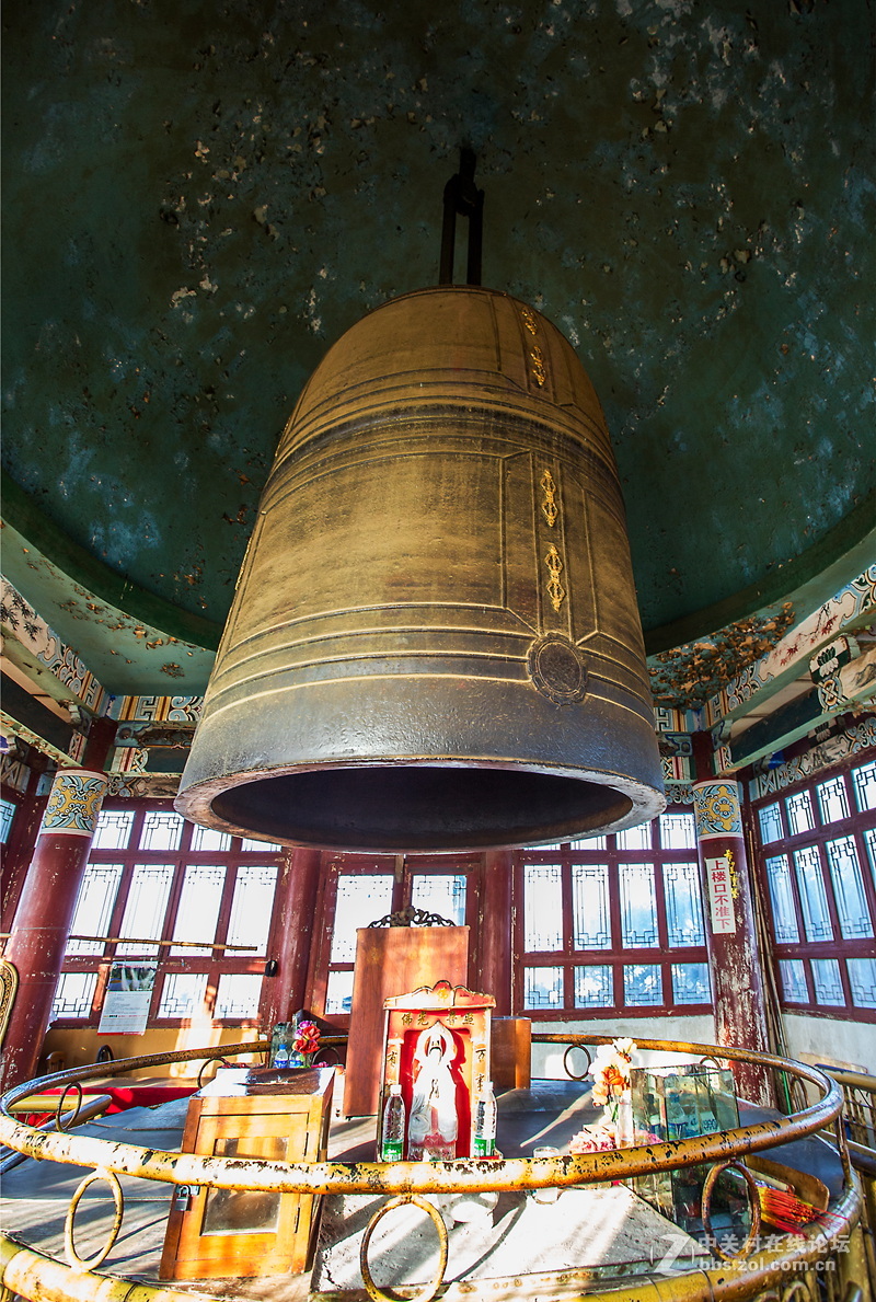 昆明金殿和古钟