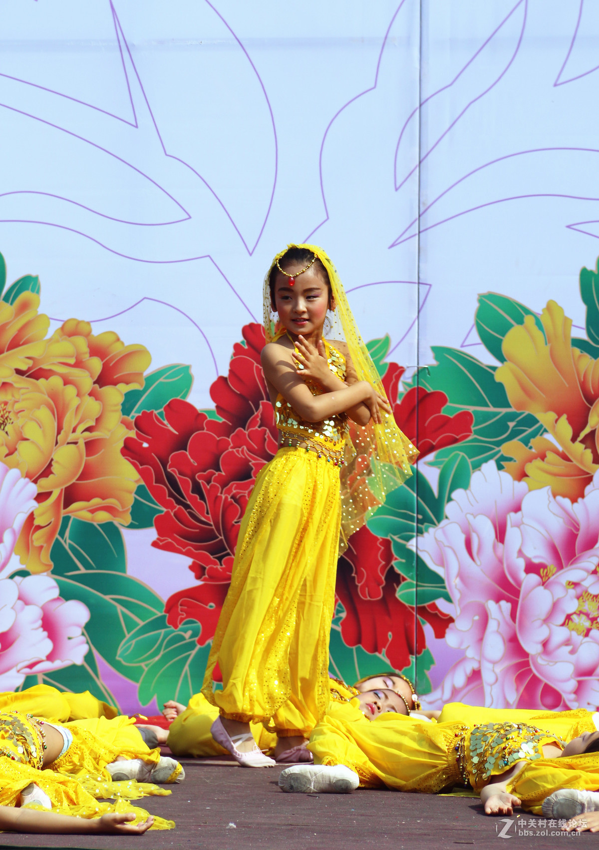 纪念《在延安文艺座谈会上的讲话》发表74周年群众活动