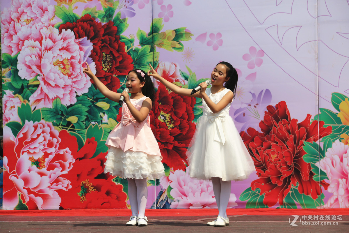 纪念《在延安文艺座谈会上的讲话》发表74周年群众活动