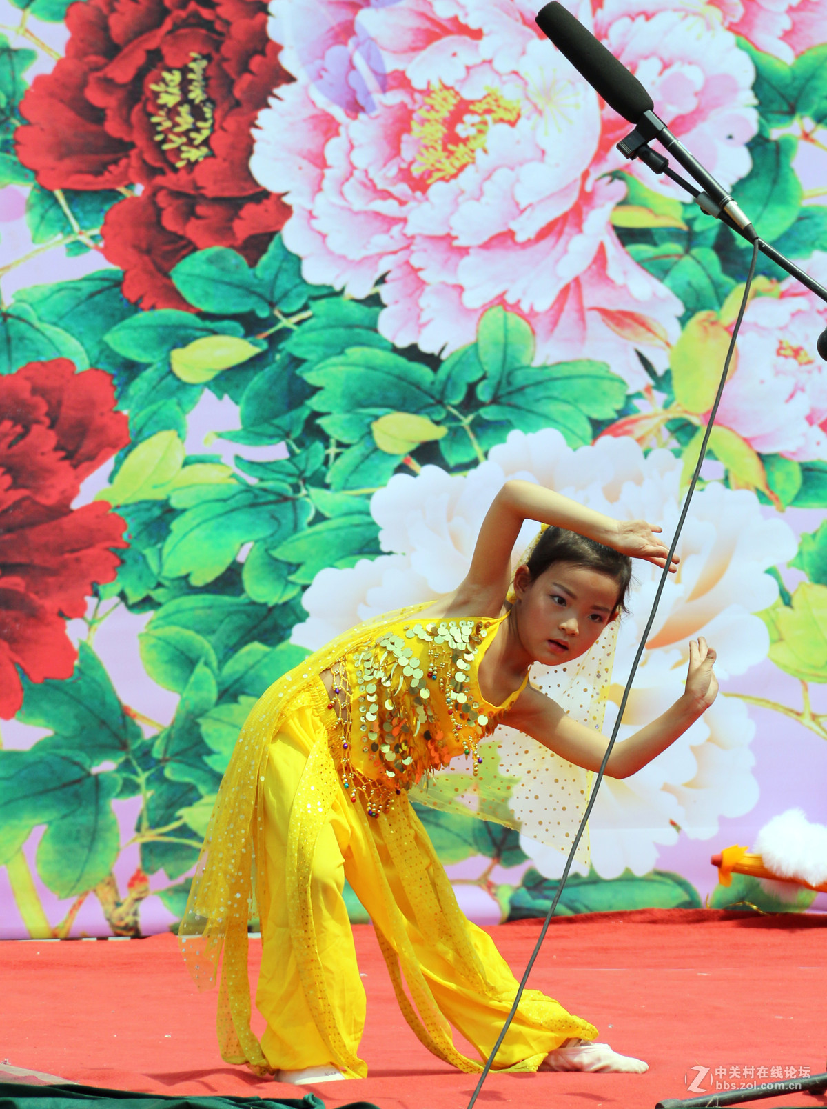 纪念《在延安文艺座谈会上的讲话》发表74周年群众活动