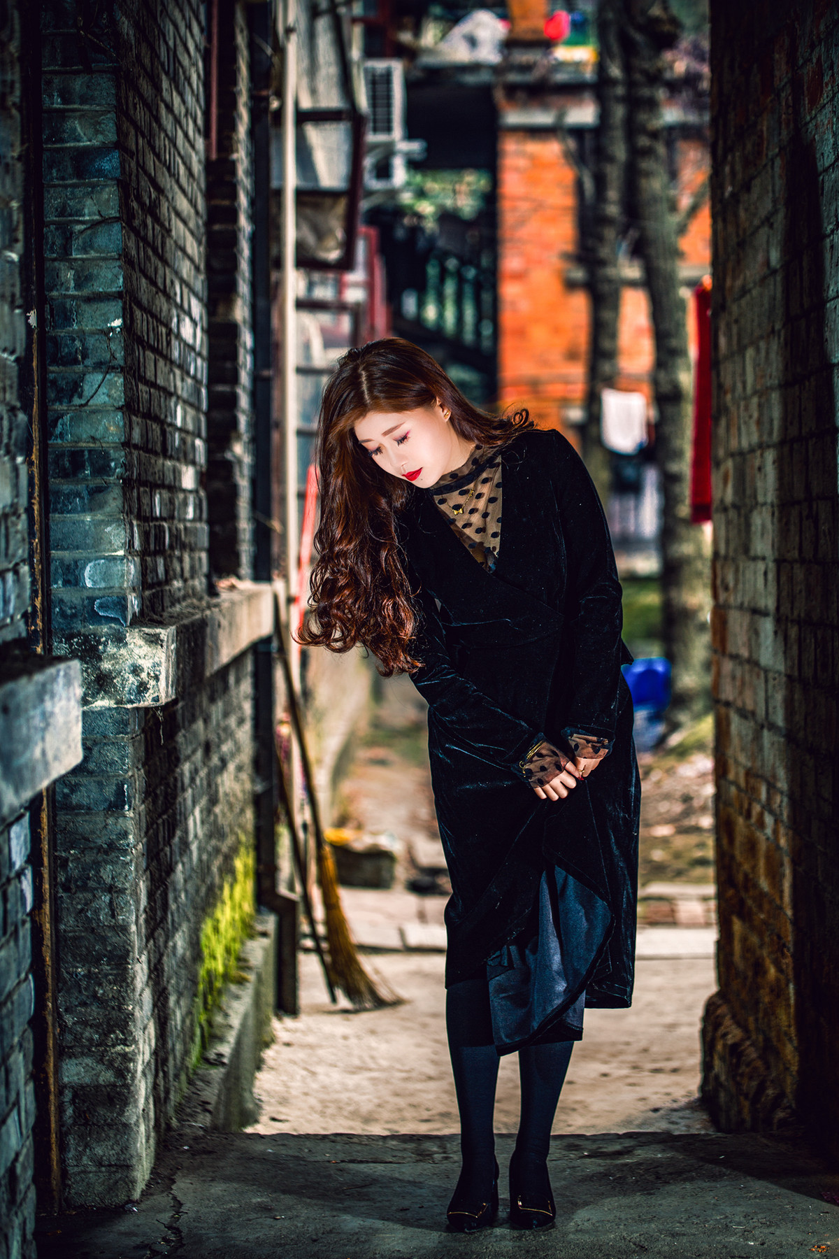 #佳能月赛-与佳能一起去踏青#当成都春暖花开时，就到了人像摄影季。。。