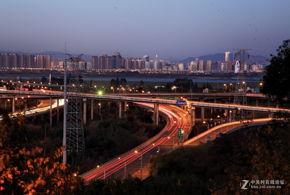 学拍车流光轨与夜景