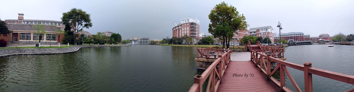 手摄------雾空之校园剪景