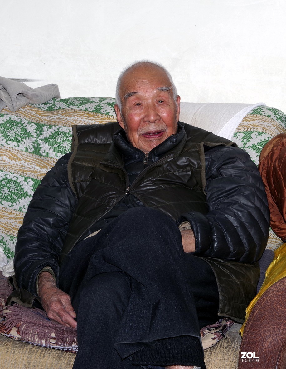 采用强制闪光抓拍室内人物体会