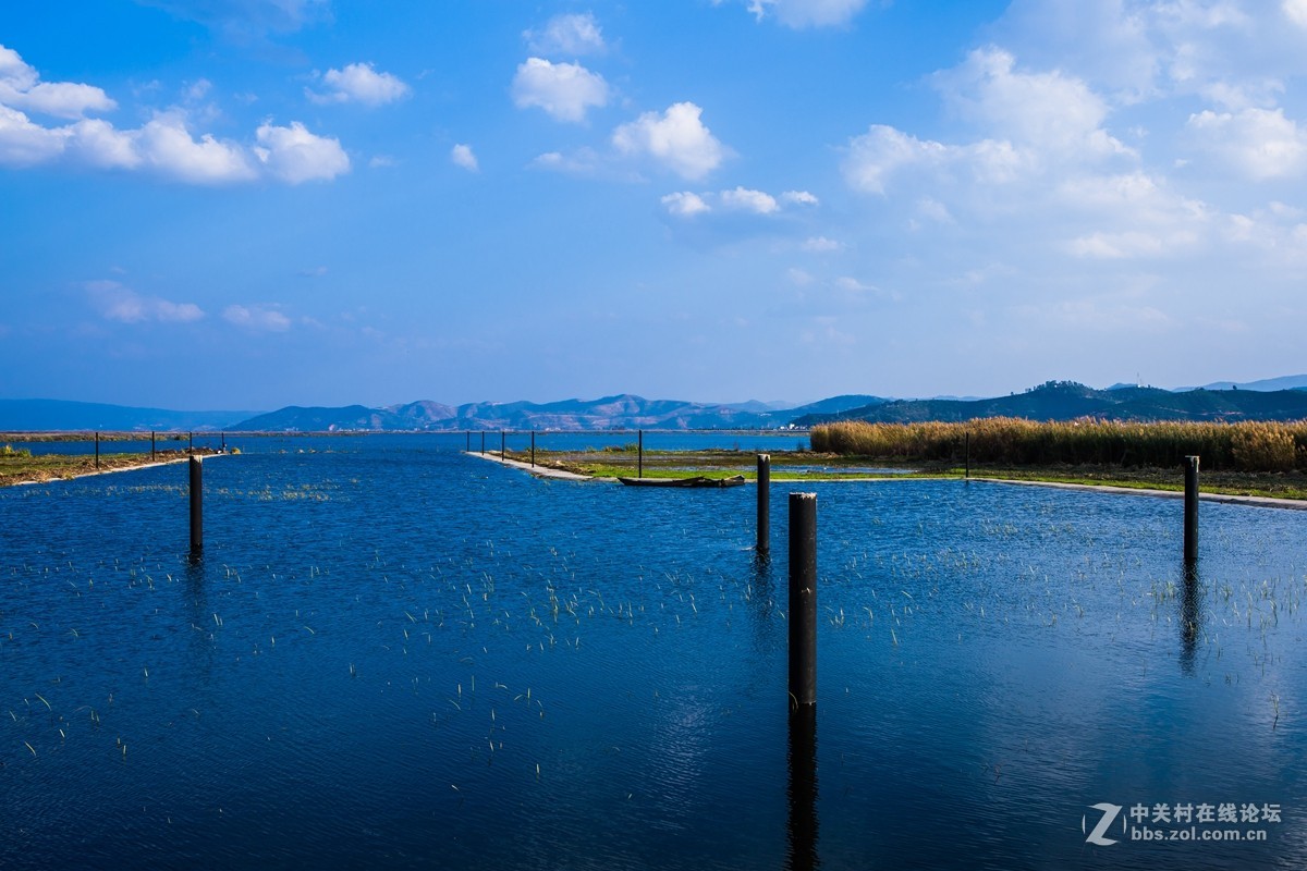 云南石屏异龙湖风光