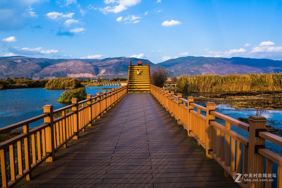 云南石屏异龙湖风光