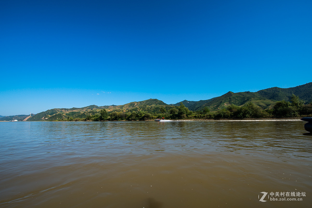 快艇暢游鸭绿江（广角）2015.9.8.