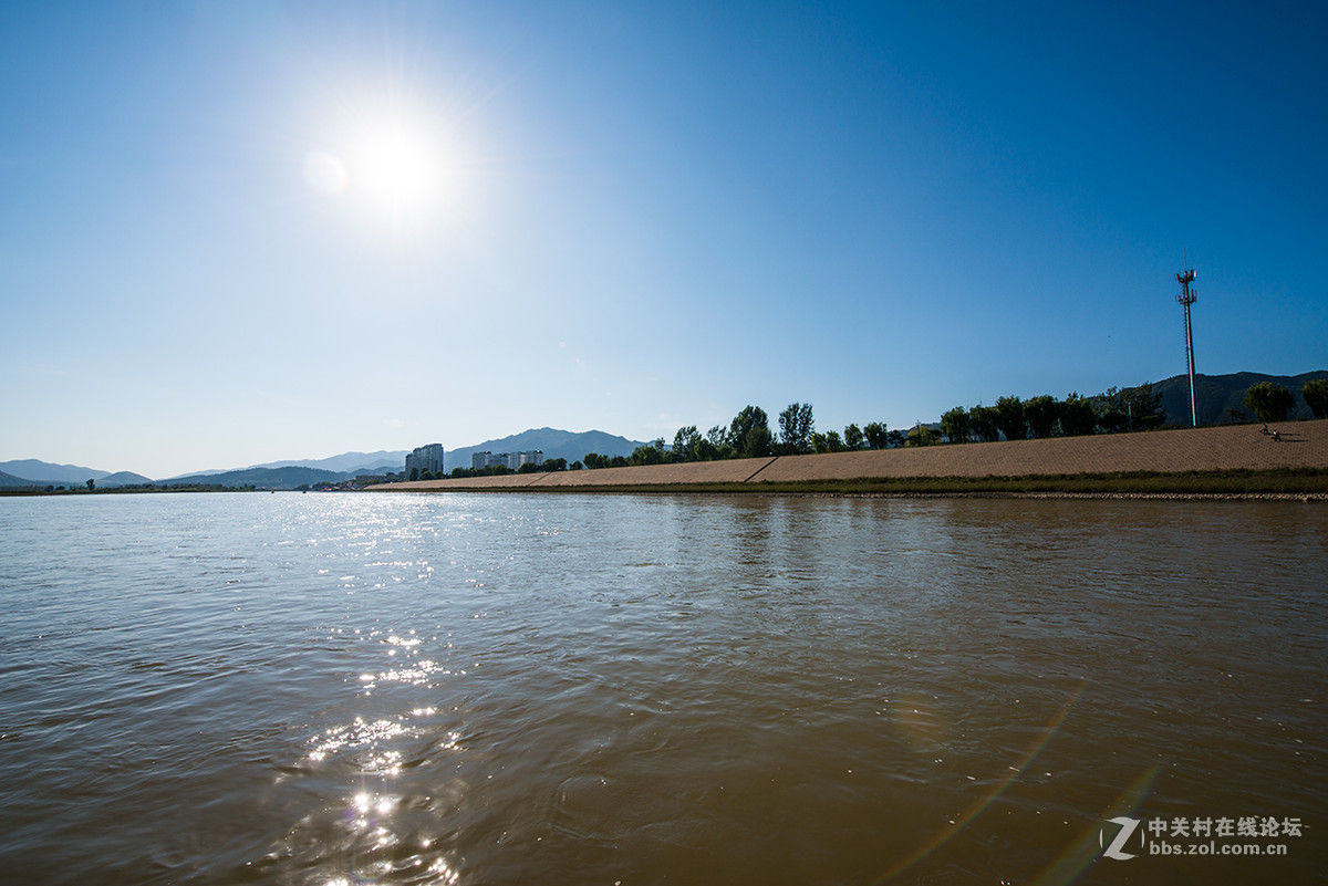 快艇暢游鸭绿江（广角）2015.9.8.