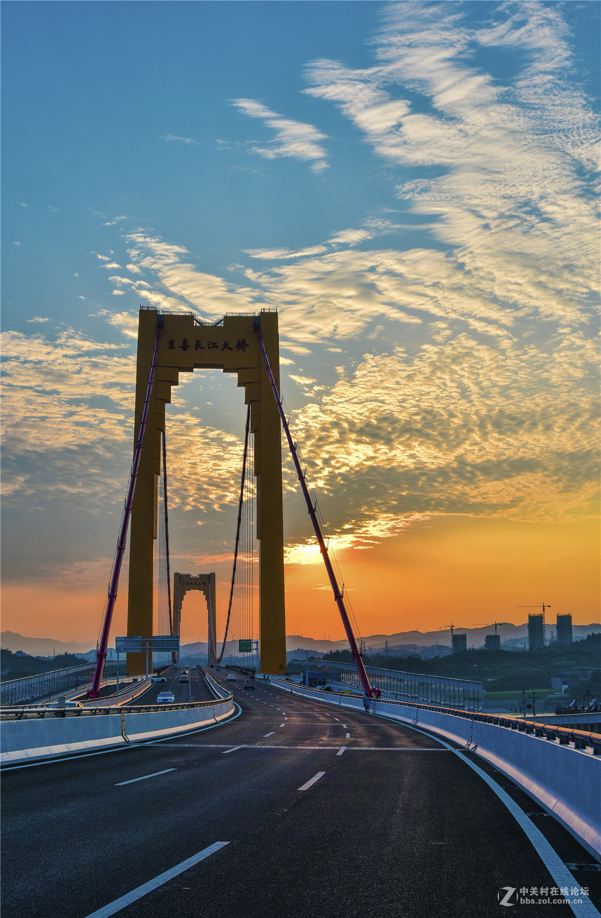至喜长江大桥水幕图片