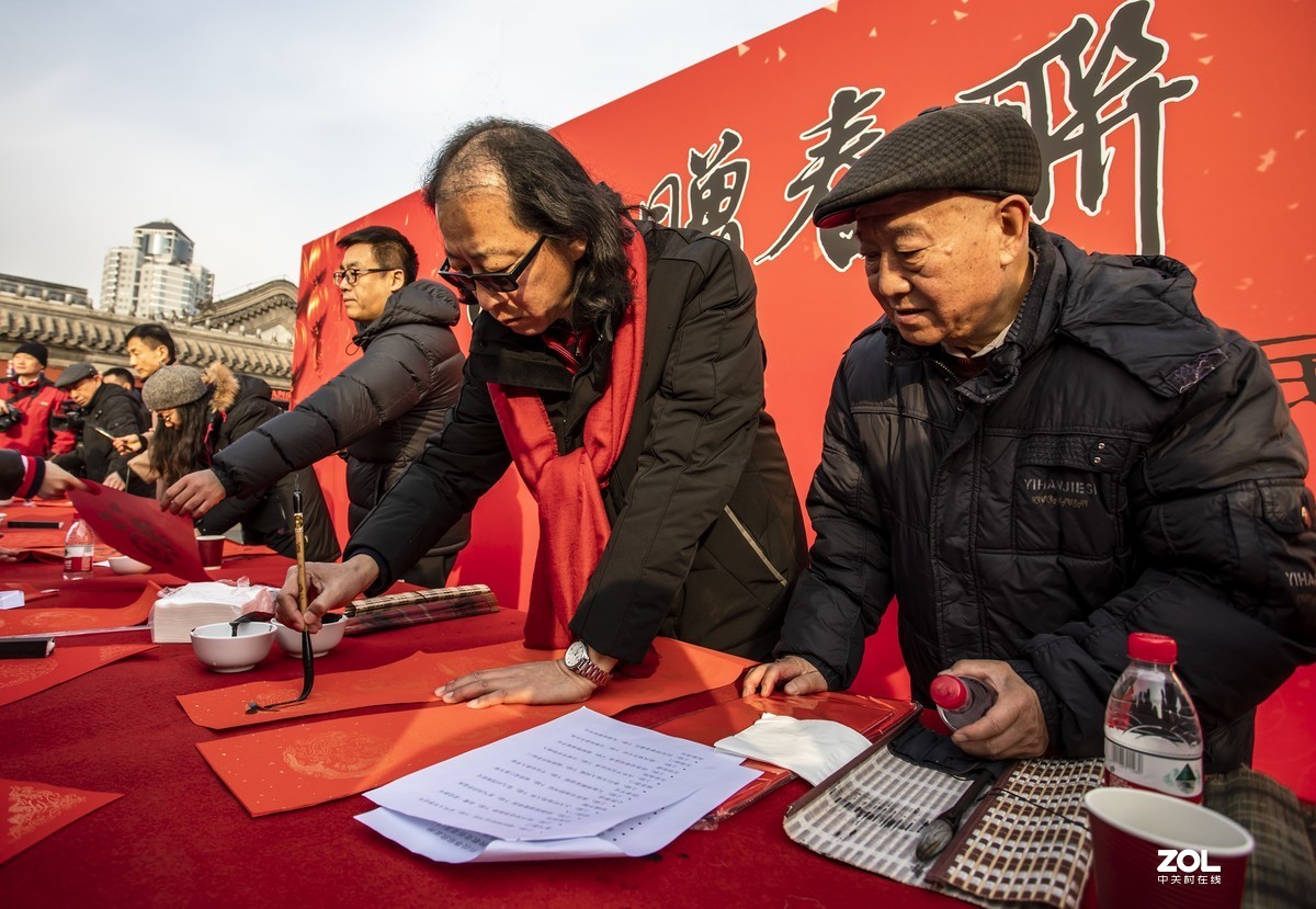 #晒年货#请春联，得福字，晒福迎春。