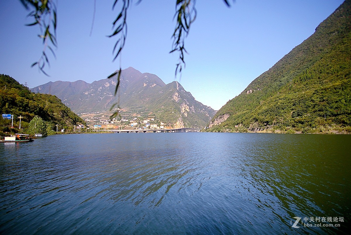 再拍三峡最美水上公路