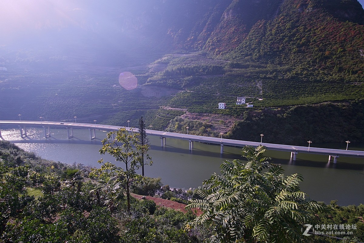 再拍三峡最美水上公路