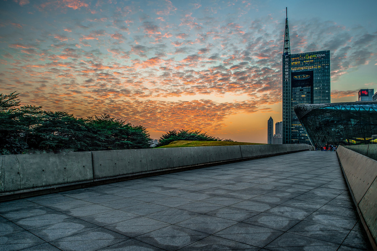 [ 花城广场灯光节 ]------午夜景色。