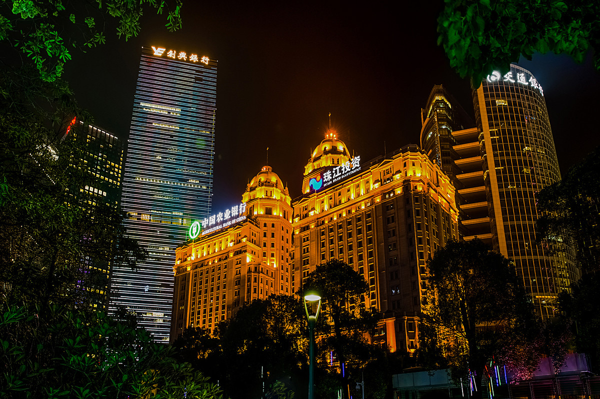 [ 花城广场灯光节 ]------午夜景色。