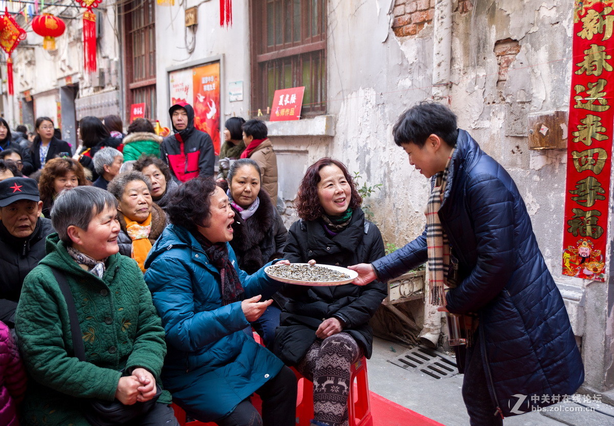 #寻找家乡的年味# 弄堂摆起百家宴