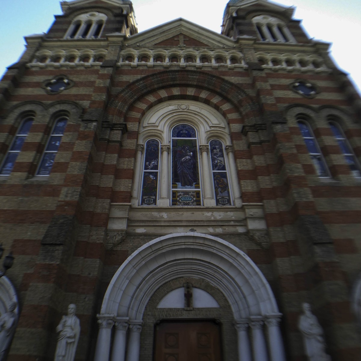 用努比亜Z17mini手机拍天津西开教堂。