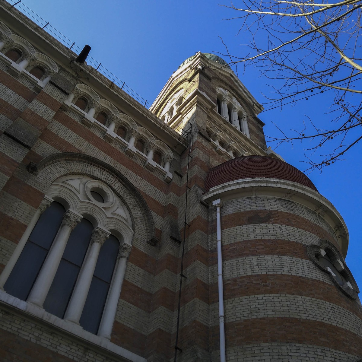 用努比亜Z17mini手机拍天津西开教堂。