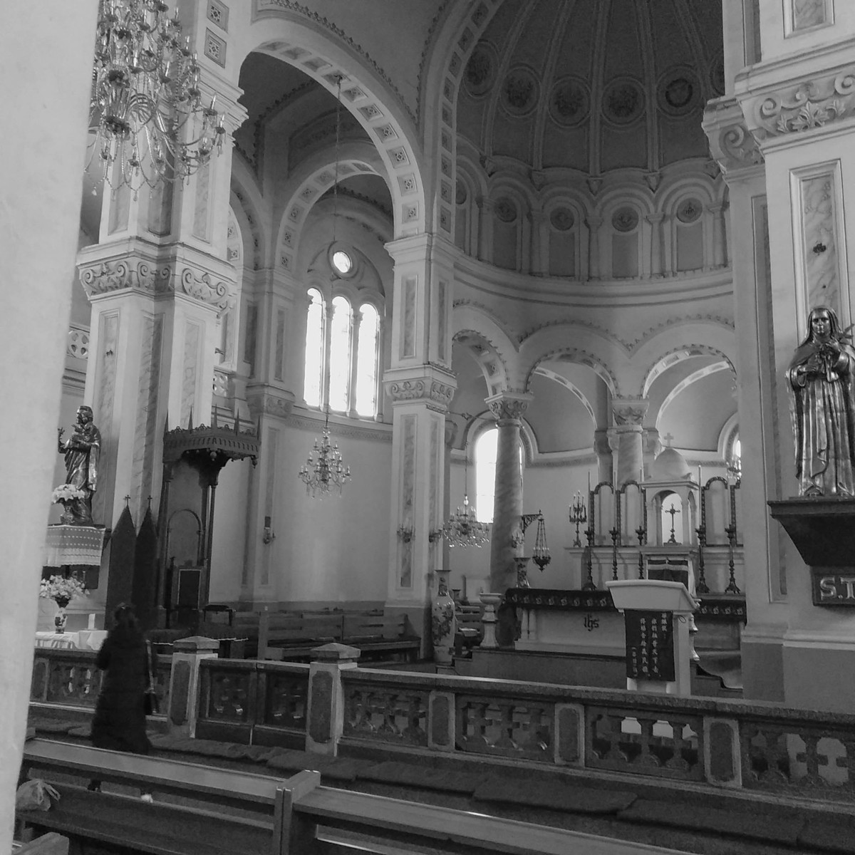 用努比亜Z17mini手机拍天津西开教堂。