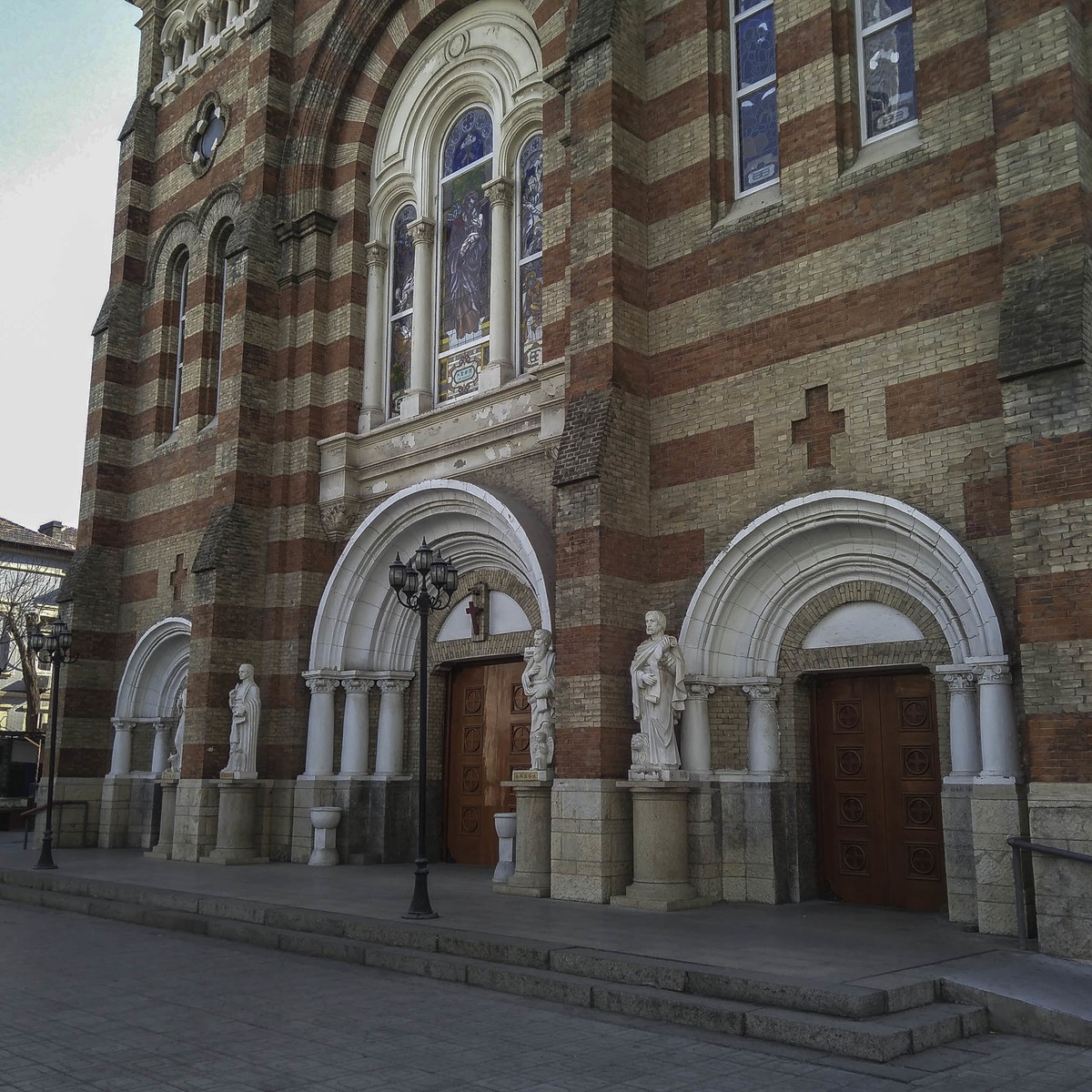 用努比亜Z17mini手机拍天津西开教堂。