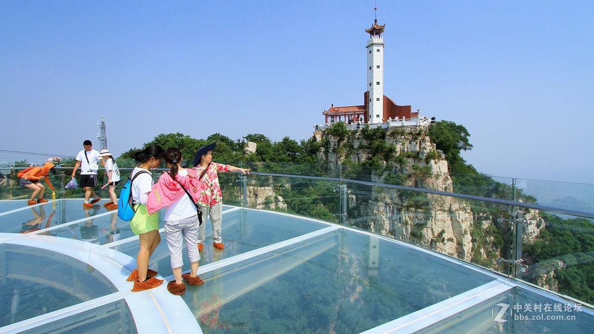 不惧高温“烧烤 ” 登狼牙山缅怀先烈五壮士