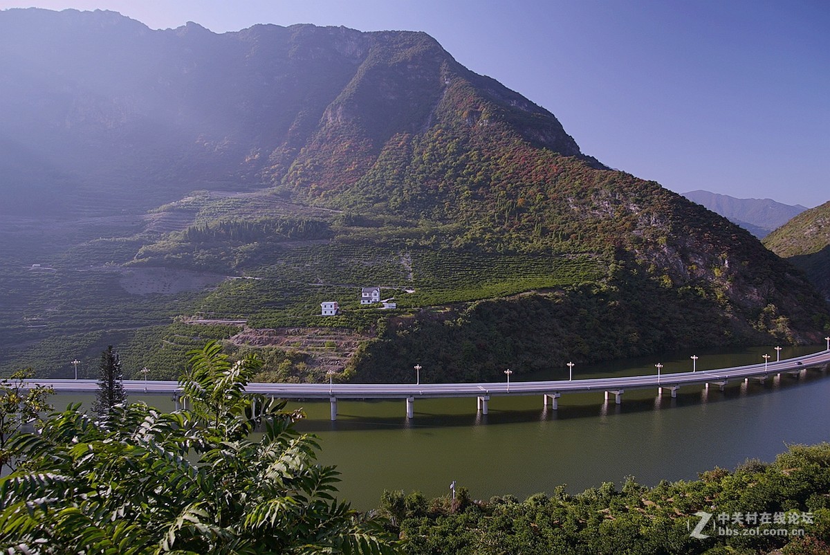 再拍三峡最美水上公路