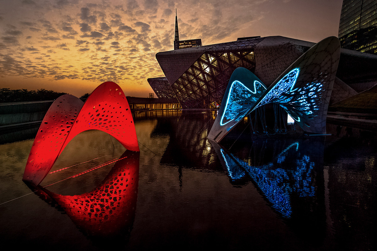 [ 花城广场灯光节 ]------午夜景色。