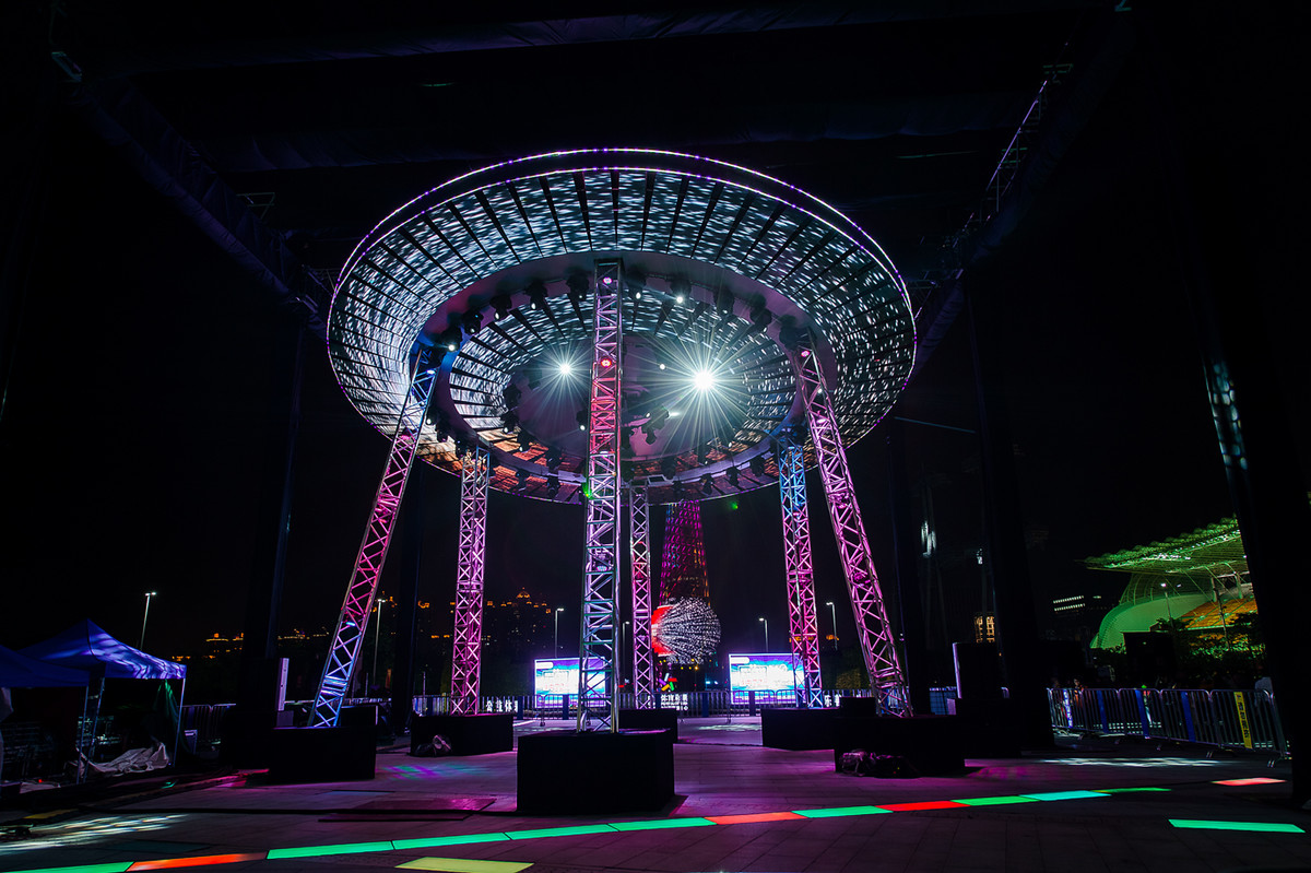 [ 花城广场灯光节 ]------午夜景色。