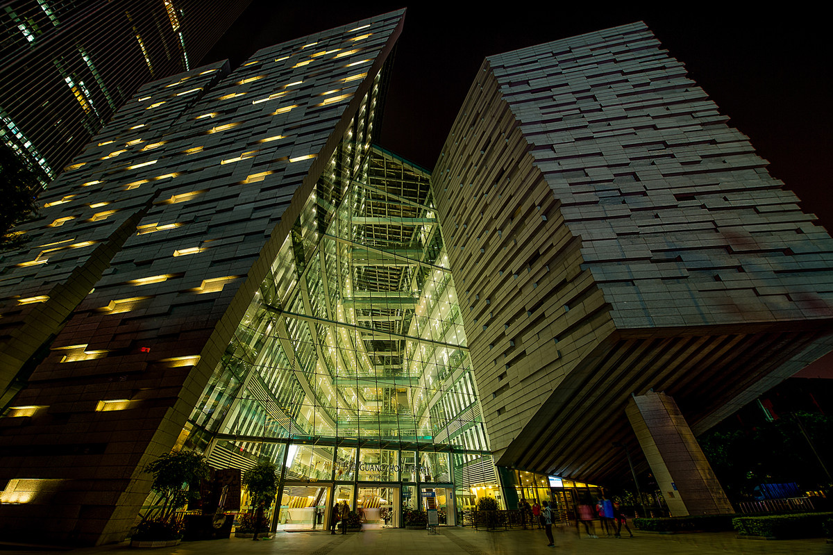 [ 花城广场灯光节 ]------午夜景色。