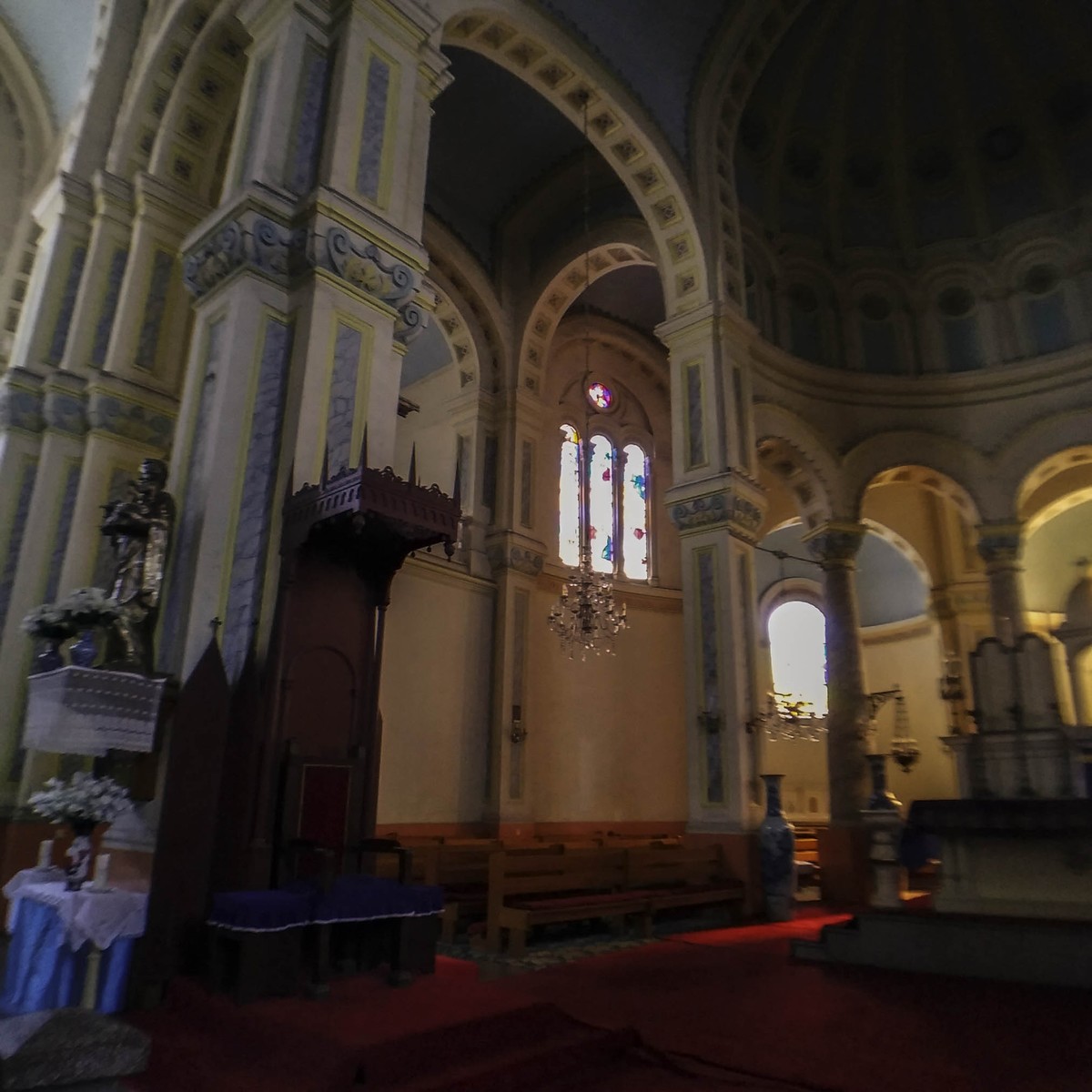 用努比亜Z17mini手机拍天津西开教堂。