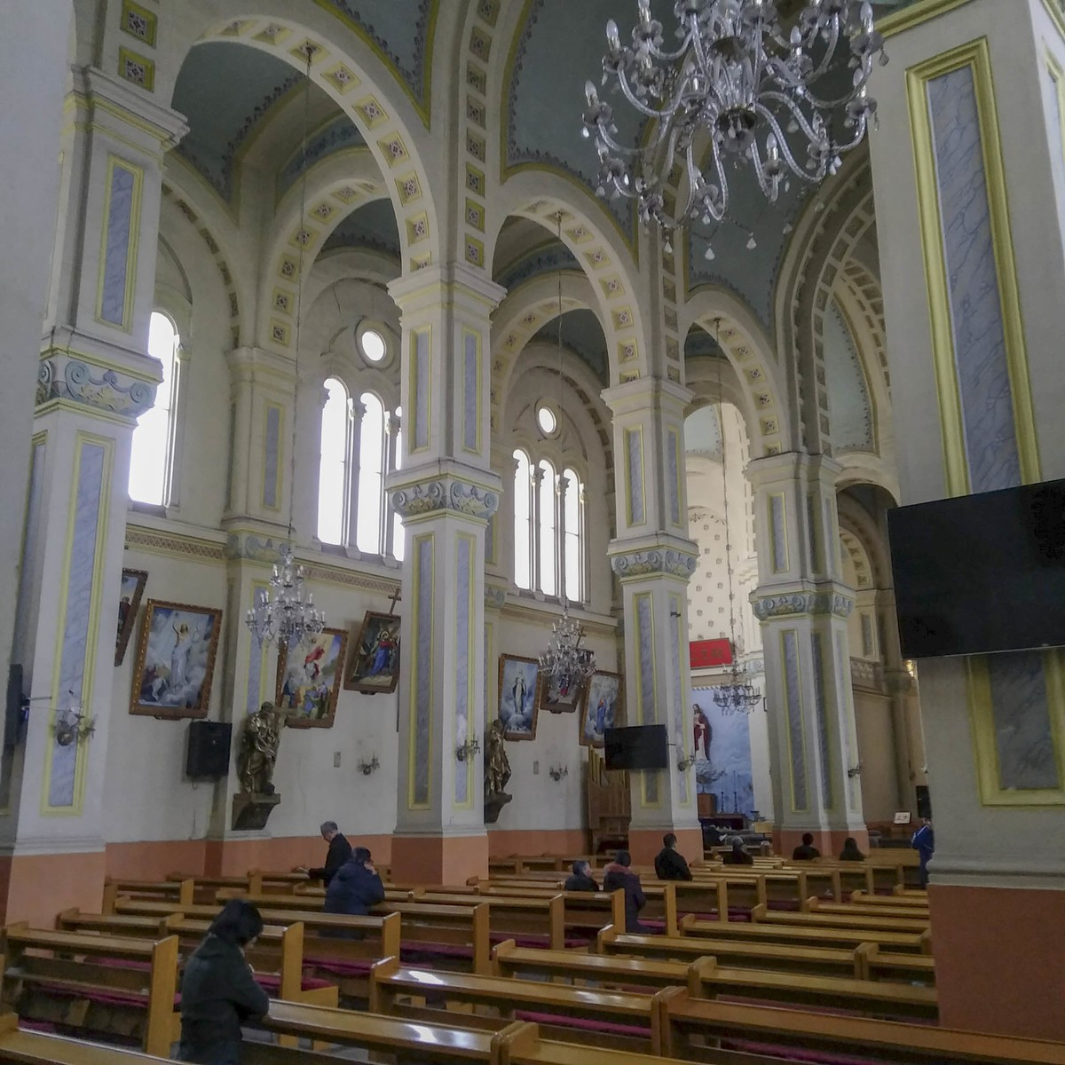 用努比亜Z17mini手机拍天津西开教堂。