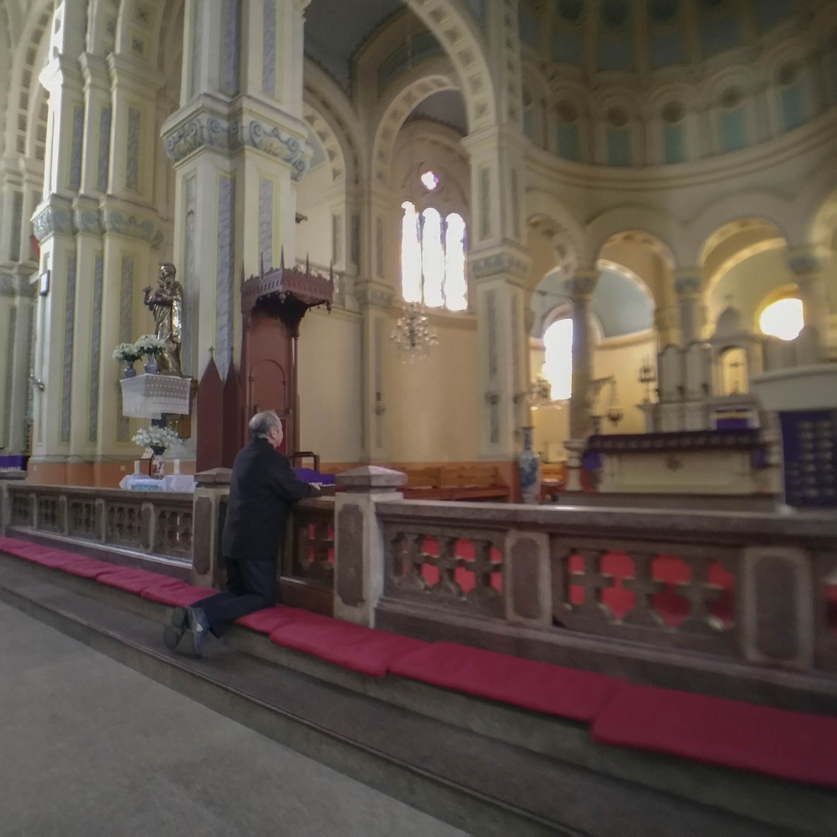 用努比亜Z17mini手机拍天津西开教堂。