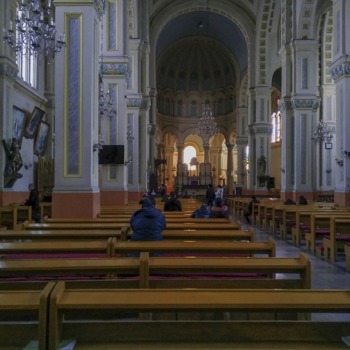 用努比亜Z17mini手机拍天津西开教堂。