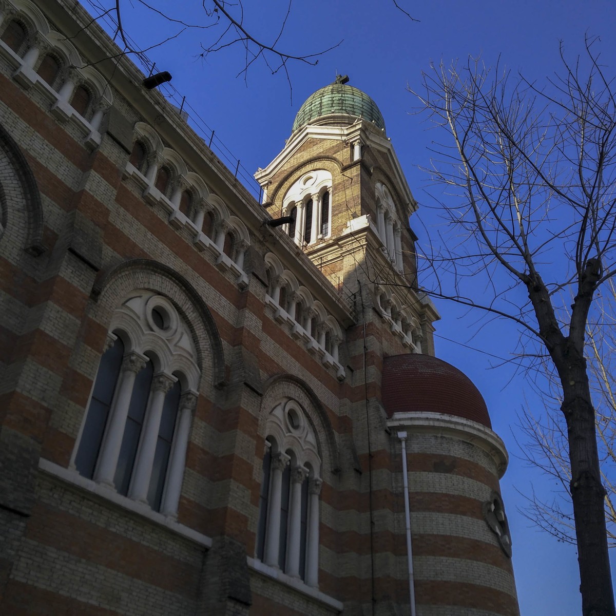 用努比亜Z17mini手机拍天津西开教堂。