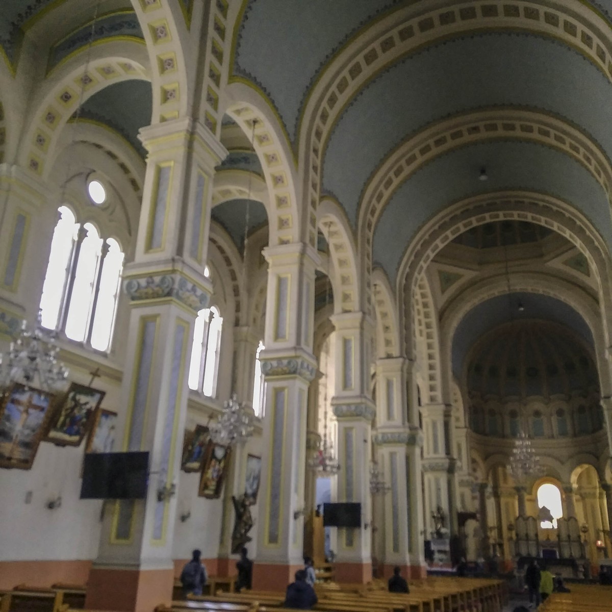 用努比亜Z17mini手机拍天津西开教堂。