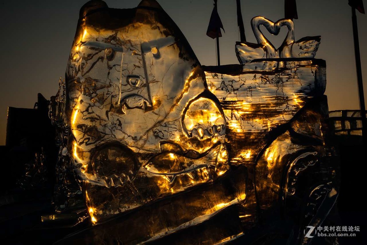 哈尔滨冰雪大世界冰雕光影瞬间