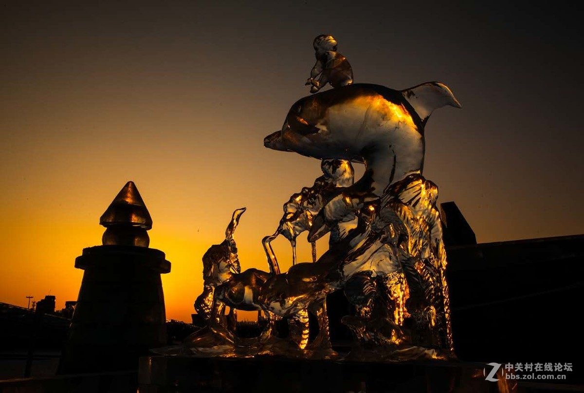 哈尔滨冰雪大世界冰雕光影瞬间