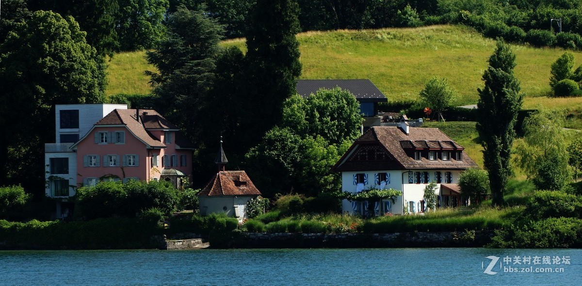 硫森湖边建筑