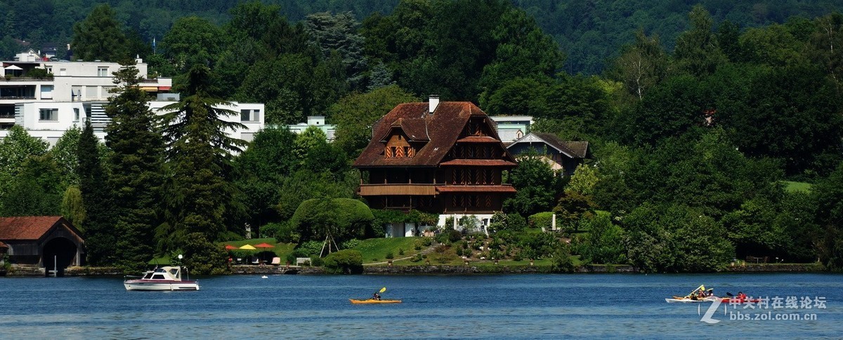 硫森湖边建筑