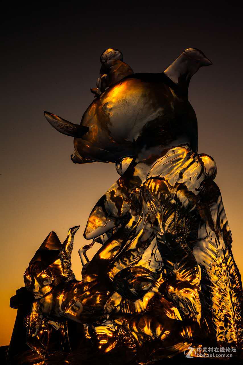 哈尔滨冰雪大世界冰雕光影瞬间