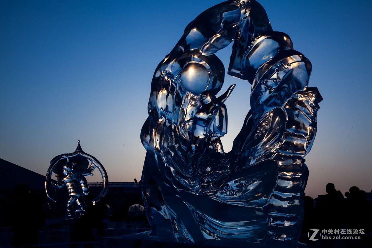 哈尔滨冰雪大世界冰雕光影瞬间