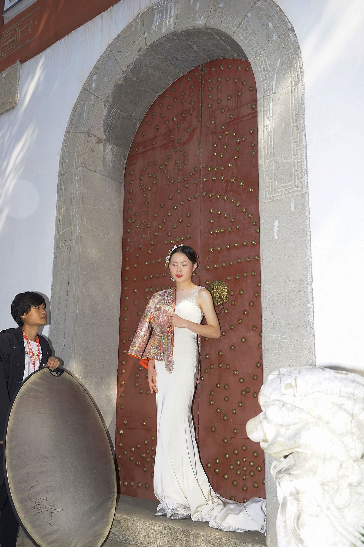 环境人像外拍---晴川阁山门下的新娘子！。。。。。。。。赠拍！