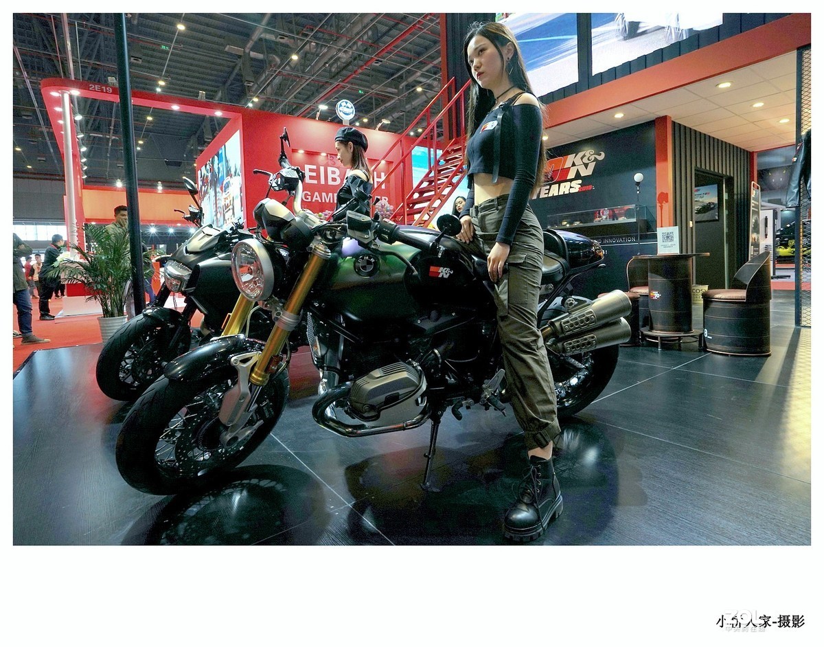 飒爽英姿(车模)