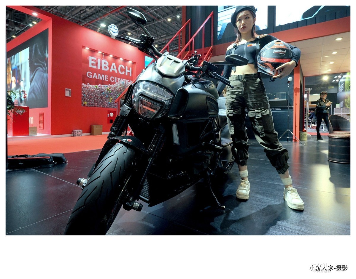 飒爽英姿(车模)