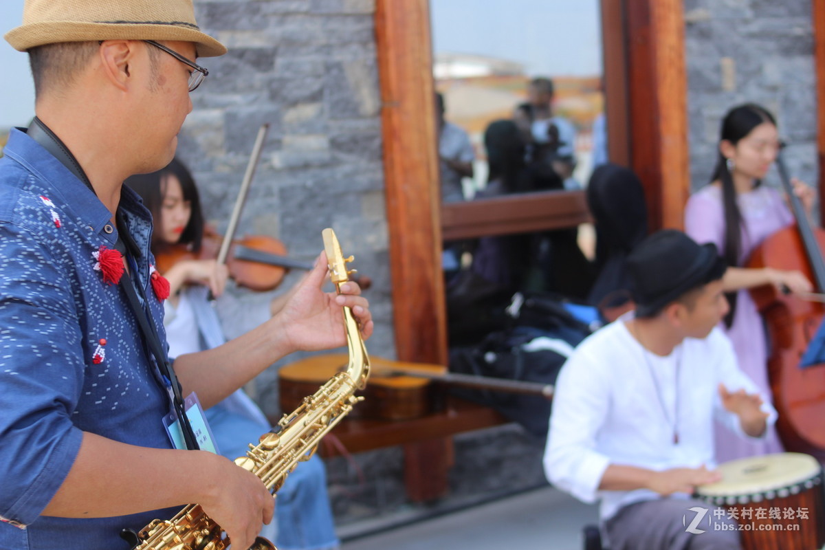 永诺35mm f2 拍人像人文